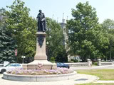 Patriot's statue