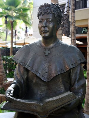 statue of Hawaiian educator