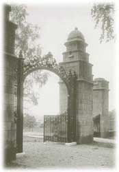 female seminary opened by Mary Lyon